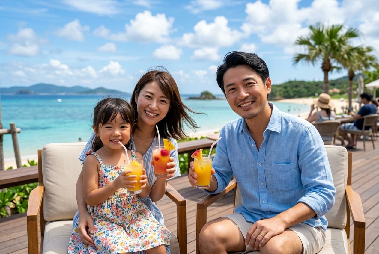 沖縄リゾートの美しいテラスで笑顔で寛ぐ家族